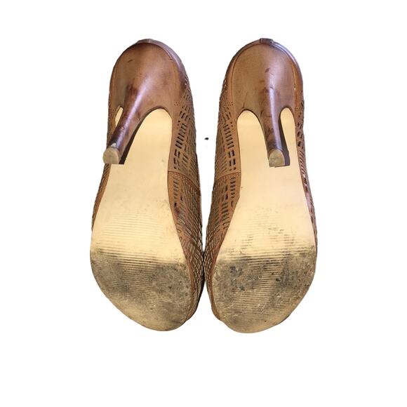 MIA Boston Proper Laser cut out peep toe heels Size 8.5 - Picture 5 of 6